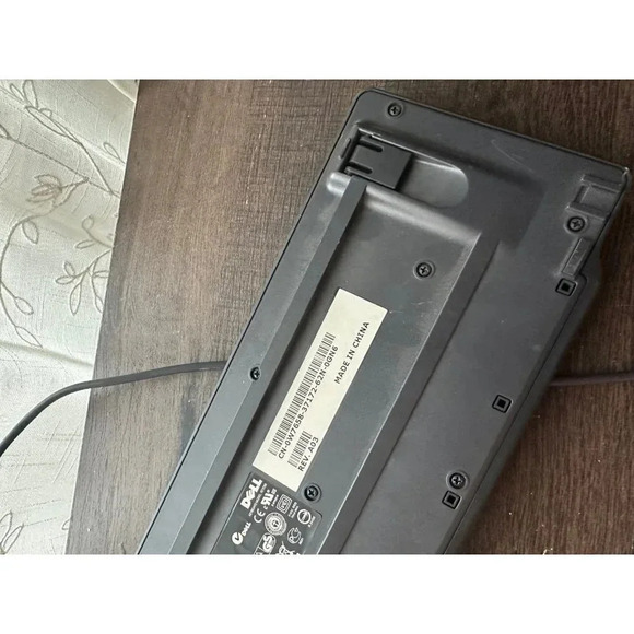 USB plug in Dell RT7D50 Keyboard - Picture 4 of 6